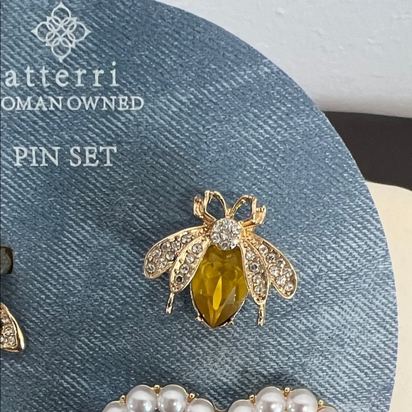 Atterri | Brooch Set - Picture 6 of 9